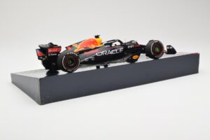 Red Bull Racing RB18 #1 M. Verstappen Winner Austin GP 2022 Minichamps 1:18 113222901 Μέταλλο - εικόνα 3 από 6