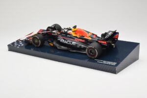 Red Bull Racing RB18 #1 M. Verstappen Winner Austin GP 2022 Minichamps 1:18 113222901 Μέταλλο - εικόνα 5 από 6