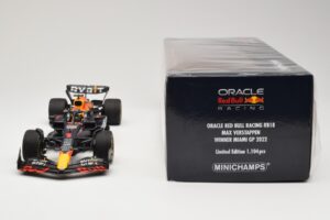 Red Bull Racing RB18 #1 M. Verstappen Winner Miami GP 2022 Minichamps 1:18 110220501 Μέταλλο - εικόνα 6 από 6