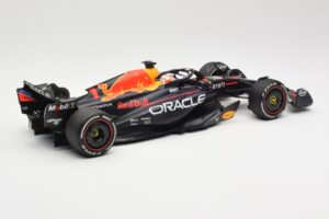 Red Bull Racing RB19 #1 M. Verstappen Winner Spanish GP 2023 Minichamps 1:18 110230801 Μέταλλο - εικόνα 2 από 6