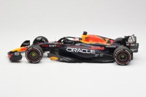 Red Bull Racing RB19 #1 M. Verstappen Winner Spanish GP 2023 Minichamps 1:18 110230801 Μέταλλο - εικόνα 3 από 6