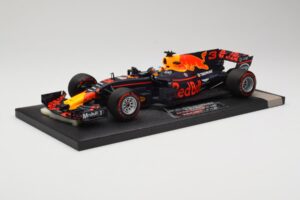 Red Bull Racing Tag Heuer RB13 #3 D. Ricciardo 3rd Place Malaysian GP 2017 Minichamps 1:18 117171503 Μέταλλο - εικόνα 2 από 6