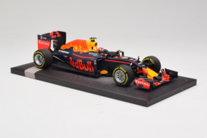 Red Bull RB12 Tag Heuer #26 D. Kvyat Red Bull Racing Showcar 2016 Minichamps 1:18 117160026 Ρητίνη - εικόνα 4 από 7
