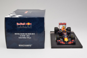 Red Bull RB12 Tag Heuer #26 D. Kvyat Red Bull Racing Showcar 2016 Minichamps 1:18 117160026 Ρητίνη - εικόνα 6 από 7