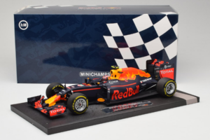 Red Bull RB12 Tag Heuer #26 D. Kvyat Red Bull Racing Showcar 2016 Minichamps 1:18 117160026 Ρητίνη - εικόνα 7 από 7