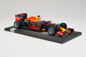 Red Bull RB12 Tag Heuer #3 D. Ricciardo Red Bull Racing Brazilian Grand Prix 2016 Minichamps 1:18 117161203 Ρητίνη - εικόνα 4 από 6