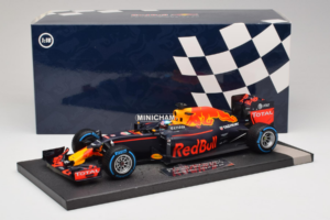 Red Bull RB12 Tag Heuer #3 D. Ricciardo Red Bull Racing Brazilian Grand Prix 2016 Minichamps 1:18 117161203 Ρητίνη - εικόνα 6 από 6