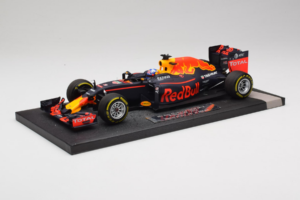 Red Bull RB12 Tag Heuer #3 D. Ricciardo Red Bull Racing Showcar 2016 Minichamps 1:18 117160003 Ρητίνη - εικόνα 2 από 7