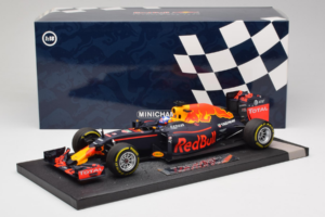 Red Bull RB12 Tag Heuer #3 D. Ricciardo Red Bull Racing Showcar 2016 Minichamps 1:18 117160003 Ρητίνη - εικόνα 7 από 7