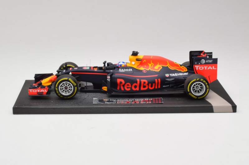 Red Bull RB12 Tag Heuer #3 D. Ricciardo Red Bull Racing Showcar 2016 Minichamps 1:18 117160003 Ρητίνη