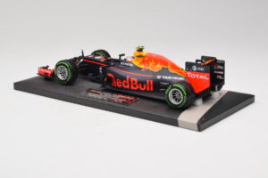 Red Bull RB12 Tag Heuer #33 M. Verstappen Red Bull Racing Showcar 2016 Minichamps 1:18 117161233 Ρητίνη - εικόνα 5 από 7