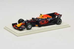 Red Bull RB13 Tag Heuer #33 M. Verstappen 3rd Chinese Grand Prix 2017 Spark 1:43 S5037 Ρητίνη - εικόνα 2 από 4