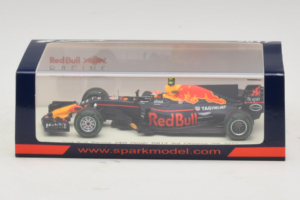 Red Bull RB13 Tag Heuer #33 M. Verstappen 3rd Chinese Grand Prix 2017 Spark 1:43 S5037 Ρητίνη - εικόνα 4 από 4
