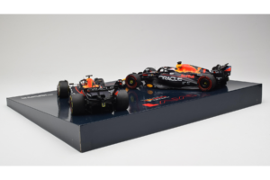 Red Bull RB19 Honda RBPT #1 M. Verstappen Oracle Red Bull Racing Qatar Grand Prix World Champion 2023 Minichamps 1:18 1122318 - εικόνα 4 από 6