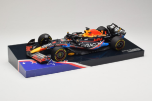 Red Bull RB19 #1 M. Verstappen Oracle Red Bull Racing United States Grand Prix Winner World Champion 2023 Minichamps 1:18 113 - εικόνα 2 από 7
