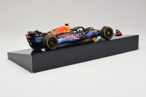 Red Bull RB19 #1 M. Verstappen Oracle Red Bull Racing United States Grand Prix Winner World Champion 2023 Minichamps 1:18 113 - εικόνα 3 από 7