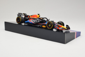 Red Bull RB19 #1 M. Verstappen Oracle Red Bull Racing United States Grand Prix Winner World Champion 2023 Minichamps 1:18 113 - εικόνα 4 από 7