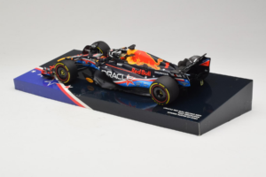 Red Bull RB19 #1 M. Verstappen Oracle Red Bull Racing United States Grand Prix Winner World Champion 2023 Minichamps 1:18 113 - εικόνα 5 από 7
