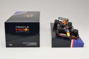 Red Bull RB19 #1 M. Verstappen Oracle Red Bull Racing United States Grand Prix Winner World Champion 2023 Minichamps 1:18 113 - εικόνα 6 από 7