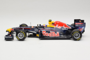 Red Bull RB7 Renault #2 M. Webber Red Bull Racing Showcar 2011 Minichamps 1:18 110110002 Μέταλλο - εικόνα 3 από 7