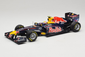 Red Bull RB7 Renault #2 M. Webber Red Bull Racing Showcar 2011 Minichamps 1:18 110110002 Μέταλλο