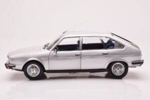 Renault 30 TX Ασημί Norev 1:18 185272 Μέταλλο - εικόνα 4 από 8