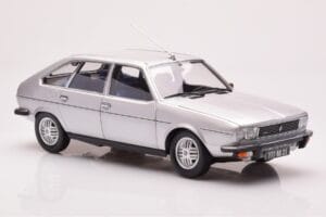 Renault 30 TX Ασημί Norev 1:18 185272 Μέταλλο - εικόνα 6 από 8