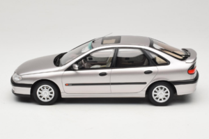 Renault Laguna V6 3.0 Baccara Opal Grey Otto 1:18 OT1185 Ρητίνη - εικόνα 3 από 6