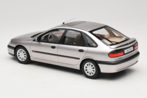 Renault Laguna V6 3.0 Baccara Opal Grey Otto 1:18 OT1185 Ρητίνη - εικόνα 5 από 6