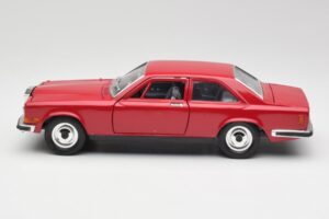 Rolls-Royce Camargue Κόκκινο Bburago 1:22 3001 Μέταλλο - εικόνα 4 από 8