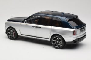Rolls-Royce Cullinan Μπλε & Ασημί Δίχρωμο OEM 1:18 028-16B Μέταλλο - εικόνα 7 από 8