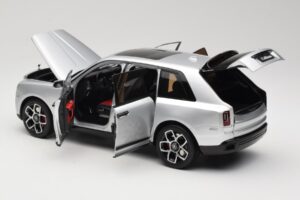 Rolls-Royce Cullinan Ασημί Με Shadow Wheels OEM 1:18 028-16A Μέταλλο - εικόνα 5 από 8