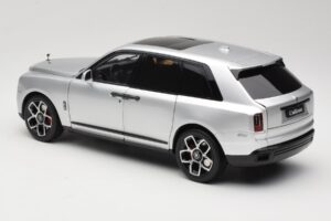 Rolls-Royce Cullinan Ασημί Με Shadow Wheels OEM 1:18 028-16A Μέταλλο - εικόνα 7 από 8