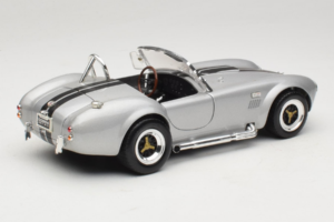Shelby Cobra 427S/C Ασημί Με Μαύρες Ρίγες Road Signature 1:18 92058 Μέταλλο - εικόνα 3 από 8
