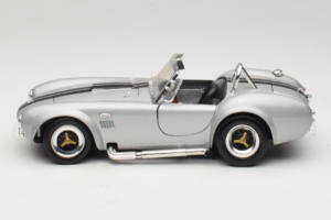 Shelby Cobra 427S/C Ασημί Με Μαύρες Ρίγες Road Signature 1:18 92058 Μέταλλο - εικόνα 4 από 8