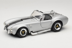 Shelby Cobra 427S/C Ασημί Με Μαύρες Ρίγες Road Signature 1:18 92058 Μέταλλο