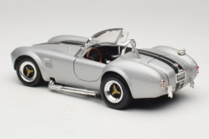 Shelby Cobra 427S/C Ασημί Με Μαύρες Ρίγες Road Signature 1:18 92058 Μέταλλο - εικόνα 7 από 8