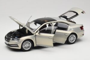 Skoda Superb Mk3 Χρυσό Paudi Model 1:18 ZSS000006GOLD Μέταλλο - εικόνα 2 από 8