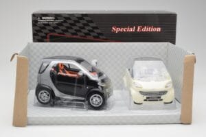 Smart Fortwo Μαύρο & Λευκό Maisto 1:18 56045 Μέταλλο - εικόνα 2 από 3