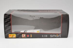 Smart Fortwo Μαύρο & Λευκό Maisto 1:18 56045 Μέταλλο - εικόνα 3 από 3
