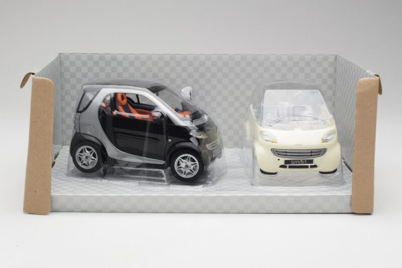Smart Fortwo Μαύρο & Λευκό Maisto 1:18 Smart Fortwo Μαύρο & Λευκό Maisto 1:18 56045 Μέταλλο