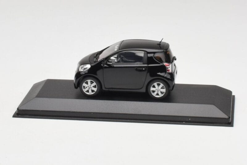 Toyota iQ Μαύρο Mica Minichamps 1:43 403166803 Μέταλλο