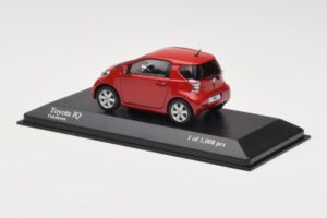 Toyota iQ Κόκκινο Minichamps 1:43 400166800 Μέταλλο - εικόνα 3 από 4