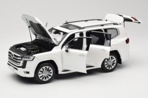 Toyota Land Cruiser J300 ZX Λευκό LCD 1:18 LCD18013-ZX-WH Μέταλλο - εικόνα 2 από 8
