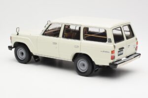 Toyota Land Cruiser J60 Λευκό Kyosho 1:18 08956W Μέταλλο - εικόνα 7 από 8