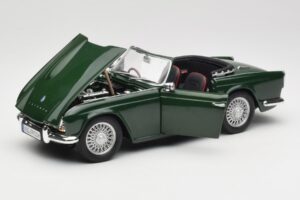 Triumph TR4 British Racing Green Revell 1:18 08827-T1 Μέταλλο - εικόνα 2 από 8