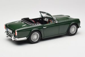 Triumph TR4 British Racing Green Revell 1:18 08827-T1 Μέταλλο - εικόνα 3 από 8