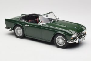 Triumph TR4 British Racing Green Revell 1:18 08827-T1 Μέταλλο - εικόνα 6 από 8