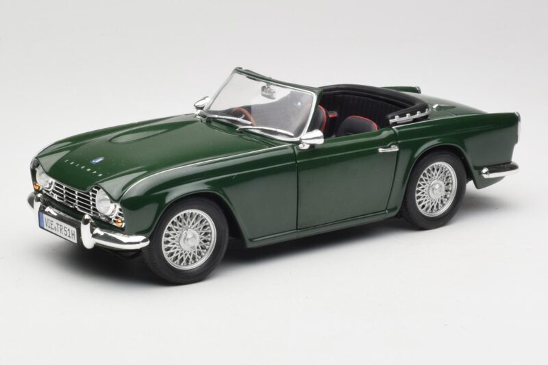 Triumph TR4 British Racing Green Revell 1:18 08827-T1 Μέταλλο