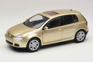 Volkswagen Golf Mk5 Light Bronze Metallic Bburago 1:18 09930201W Μέταλλο